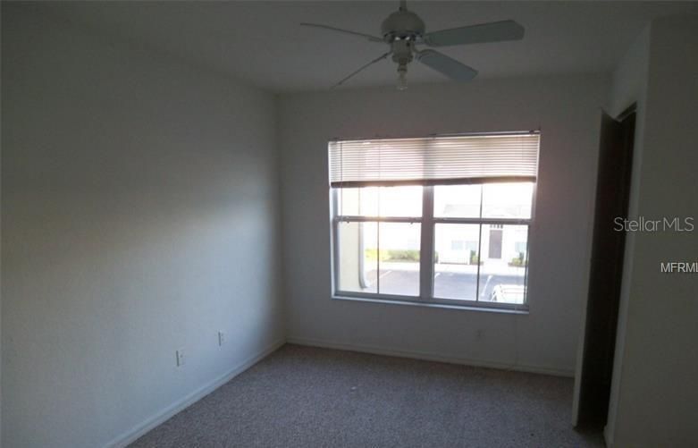 В аренду: $1,900 (3 спален, 2 ванн, 1296 Квадратных фут)