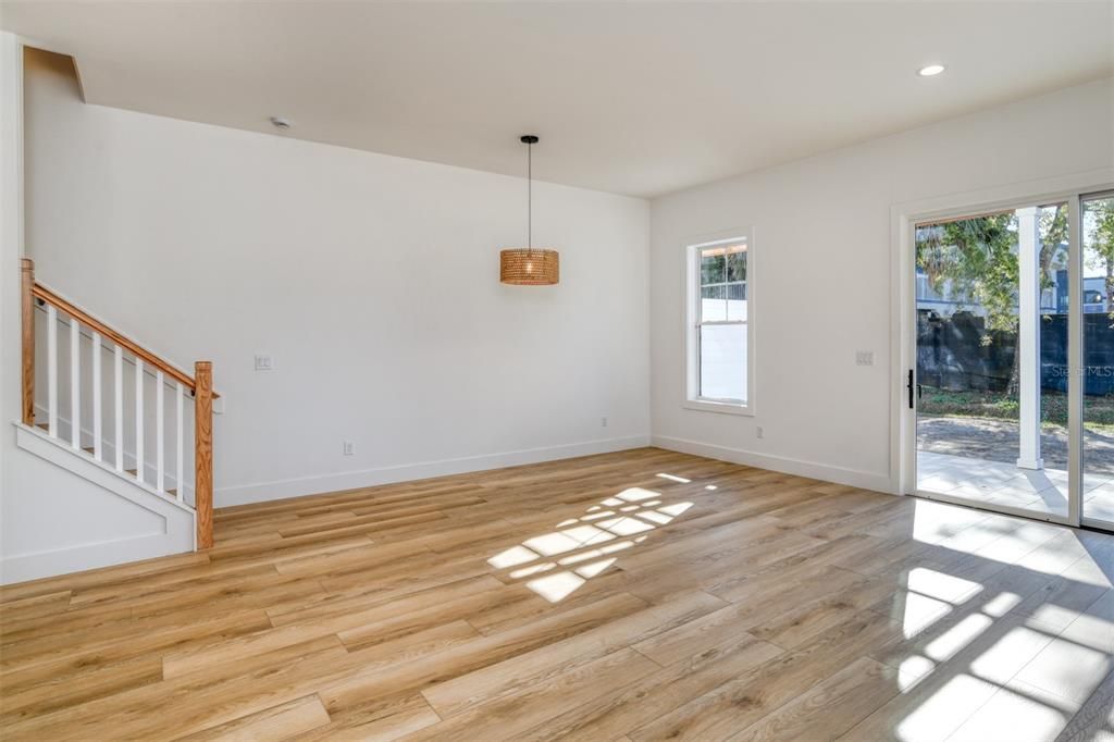 En Venta: $859,000 (3 camas, 2 baños, 1750 Pies cuadrados)
