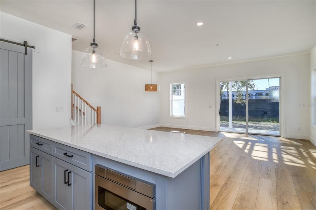 En Venta: $859,000 (3 camas, 2 baños, 1750 Pies cuadrados)