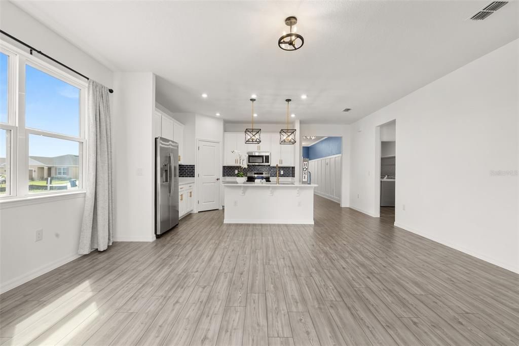 For Rent: $2,275 (4 beds, 3 baths, 2210 Square Feet)