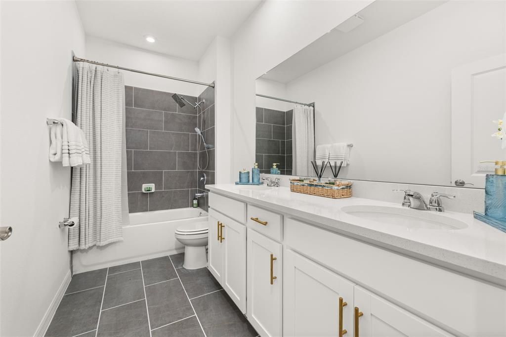 For Rent: $2,275 (4 beds, 3 baths, 2210 Square Feet)