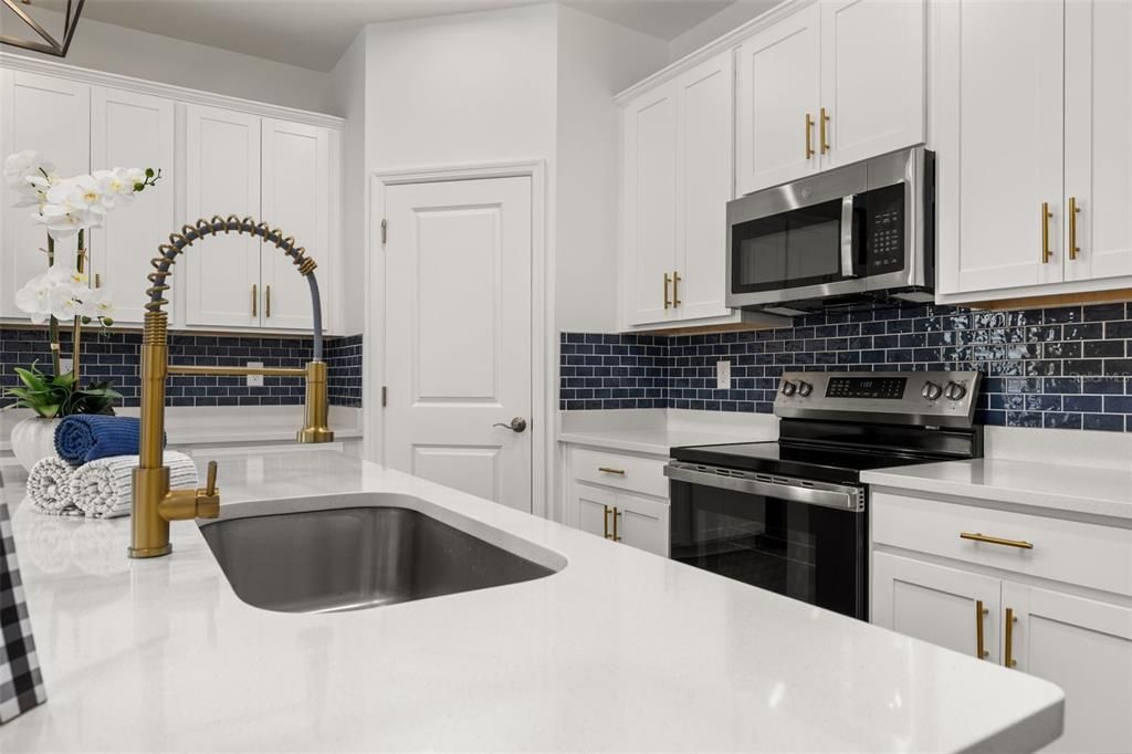 For Rent: $2,275 (4 beds, 3 baths, 2210 Square Feet)
