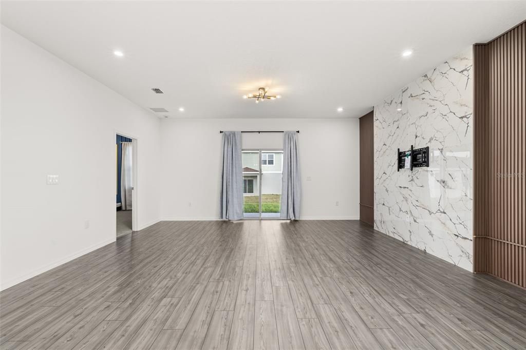 For Rent: $2,275 (4 beds, 3 baths, 2210 Square Feet)