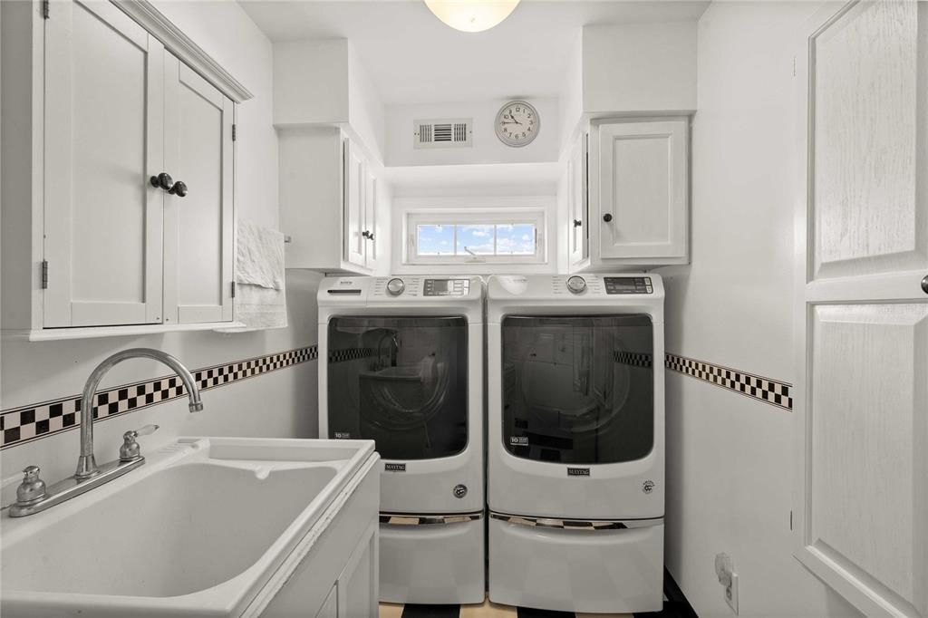 For Sale: $175,000 (2 beds, 2 baths, 1332 Square Feet)