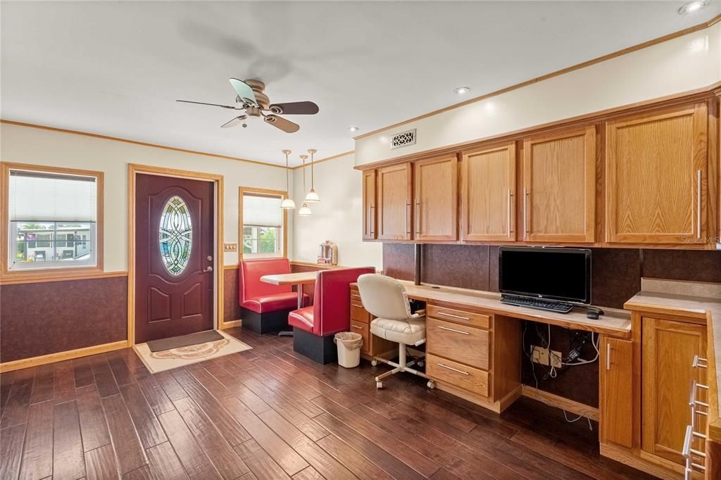 For Sale: $175,000 (2 beds, 2 baths, 1332 Square Feet)
