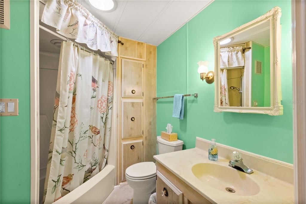 For Sale: $175,000 (2 beds, 2 baths, 1332 Square Feet)