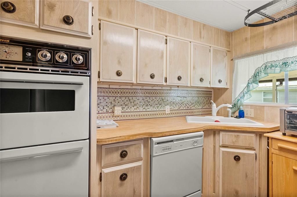 For Sale: $175,000 (2 beds, 2 baths, 1332 Square Feet)