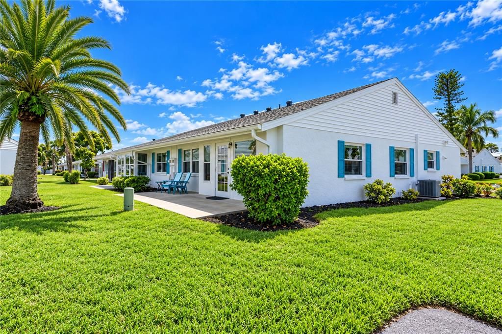 For Sale: $315,000 (2 beds, 2 baths, 1350 Square Feet)