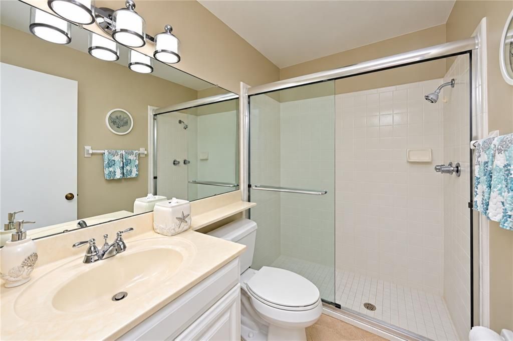 For Sale: $315,000 (2 beds, 2 baths, 1350 Square Feet)