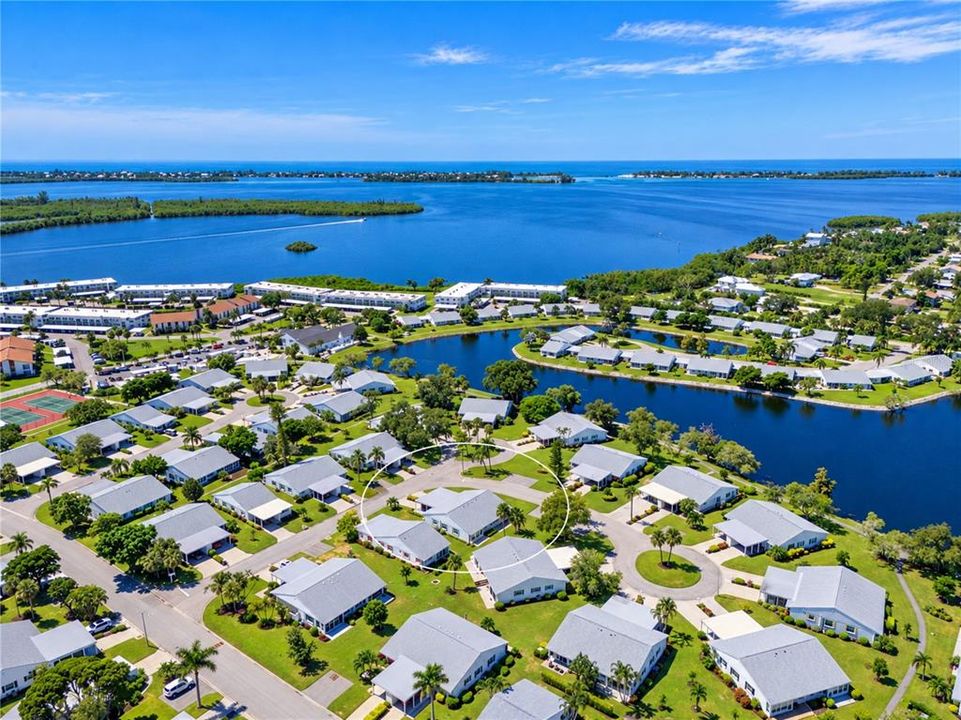 For Sale: $315,000 (2 beds, 2 baths, 1350 Square Feet)