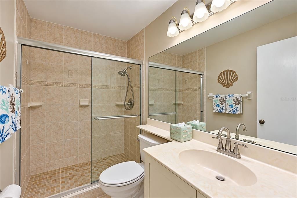 For Sale: $315,000 (2 beds, 2 baths, 1350 Square Feet)