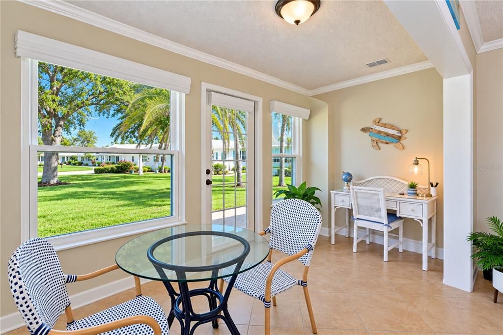 For Sale: $315,000 (2 beds, 2 baths, 1350 Square Feet)