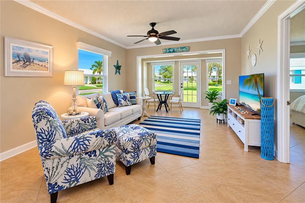 For Sale: $315,000 (2 beds, 2 baths, 1350 Square Feet)