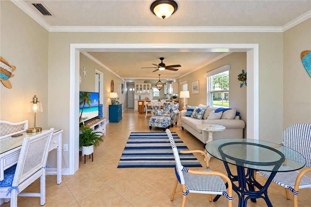 For Sale: $315,000 (2 beds, 2 baths, 1350 Square Feet)