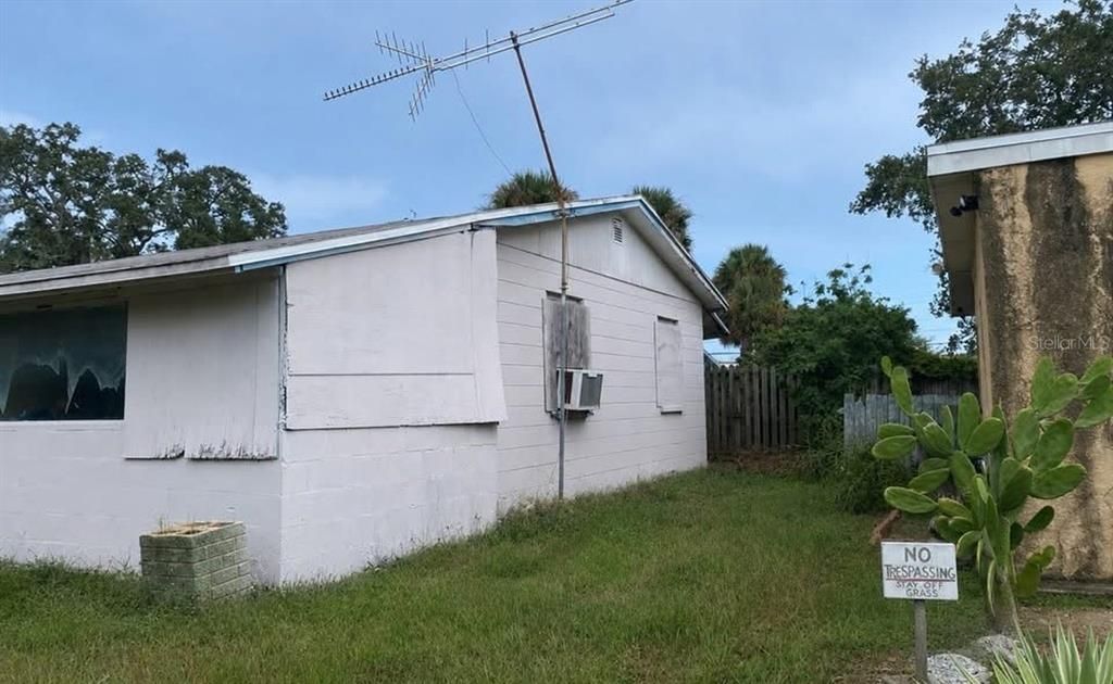 For Sale: $99,999 (2 beds, 1 baths, 720 Square Feet)