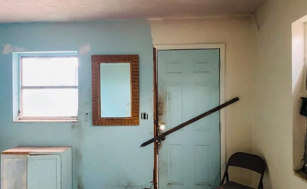 For Sale: $99,999 (2 beds, 1 baths, 720 Square Feet)