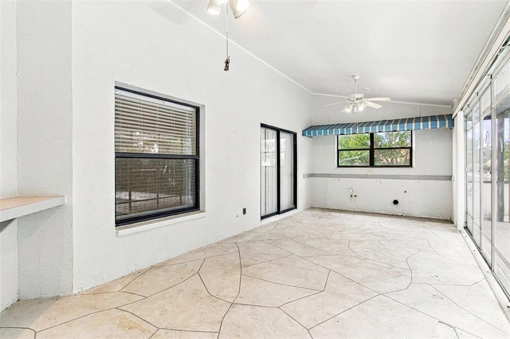 En Venta: $435,000 (3 camas, 2 baños, 2778 Pies cuadrados)