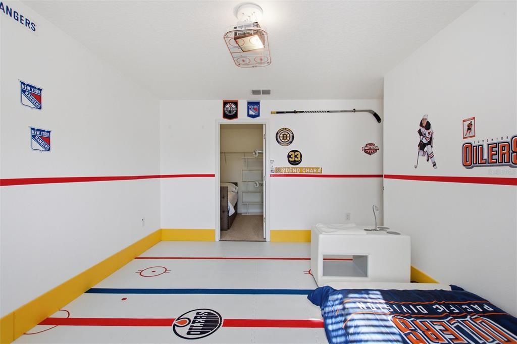 En Venta: $459,000 (4 camas, 2 baños, 2954 Pies cuadrados)
