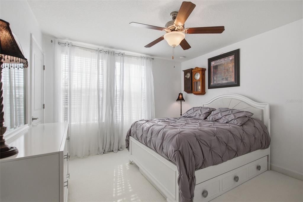 En Venta: $459,000 (4 camas, 2 baños, 2954 Pies cuadrados)