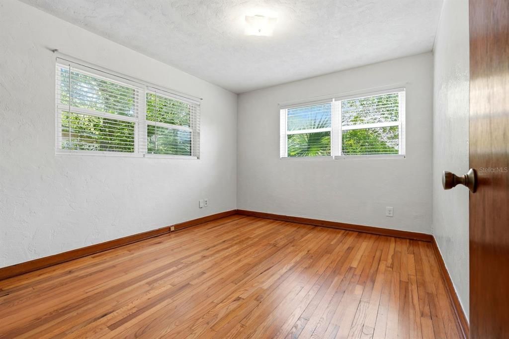 For Rent: $2,000 (3 beds, 2 baths, 1615 Square Feet)