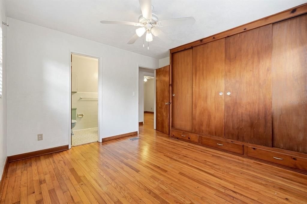 For Rent: $2,000 (3 beds, 2 baths, 1615 Square Feet)