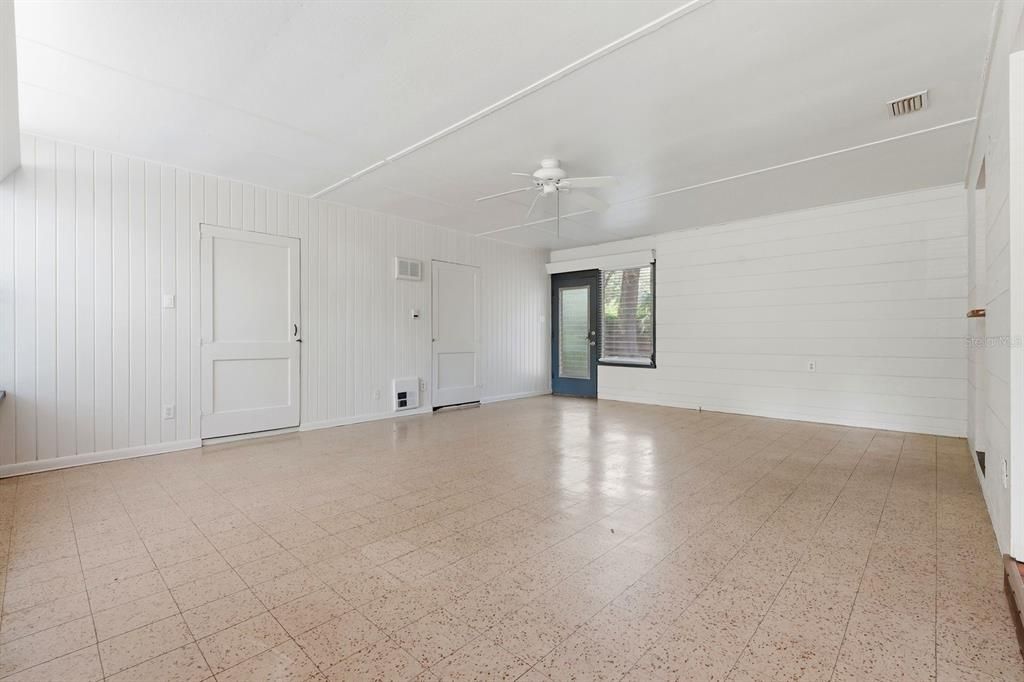 For Rent: $2,000 (3 beds, 2 baths, 1615 Square Feet)