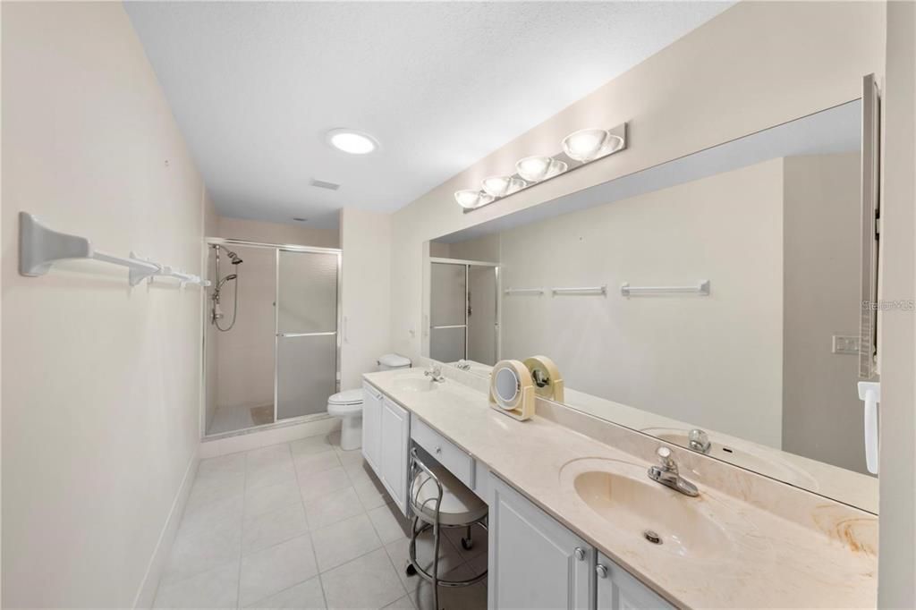 For Sale: $234,900 (2 beds, 2 baths, 1749 Square Feet)