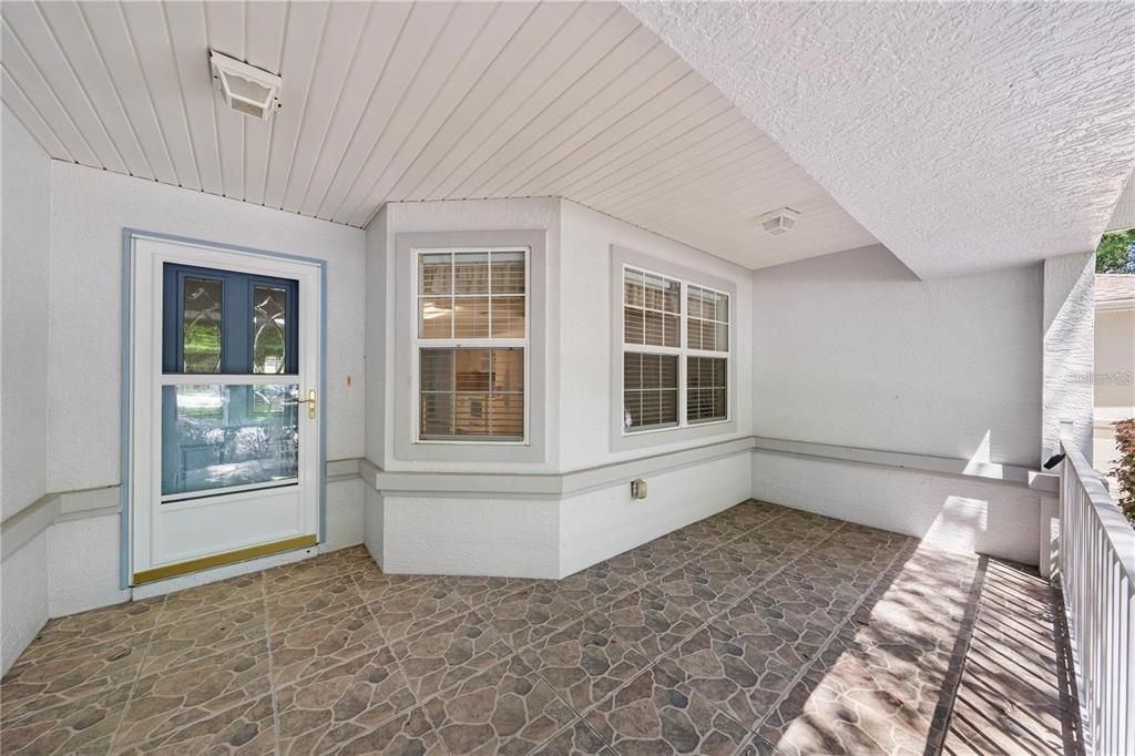 For Sale: $234,900 (2 beds, 2 baths, 1749 Square Feet)