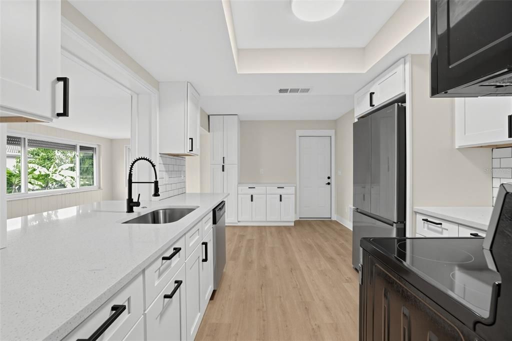 En Venta: $345,000 (2 camas, 2 baños, 1587 Pies cuadrados)