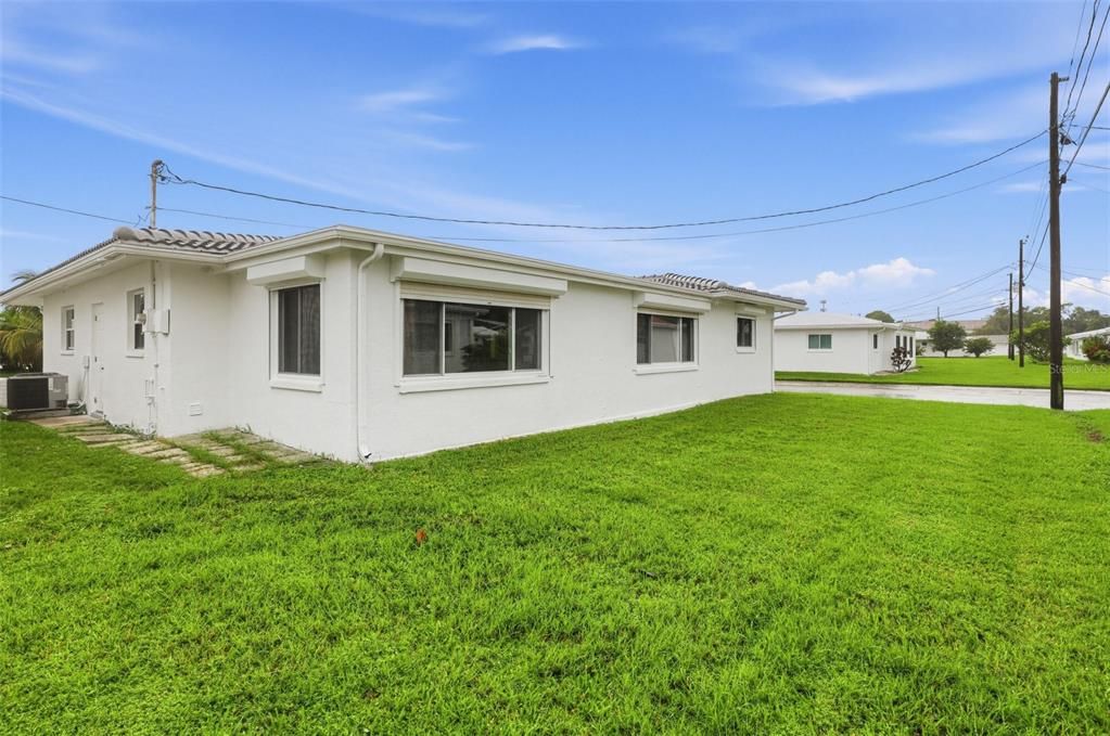 En Venta: $345,000 (2 camas, 2 baños, 1587 Pies cuadrados)