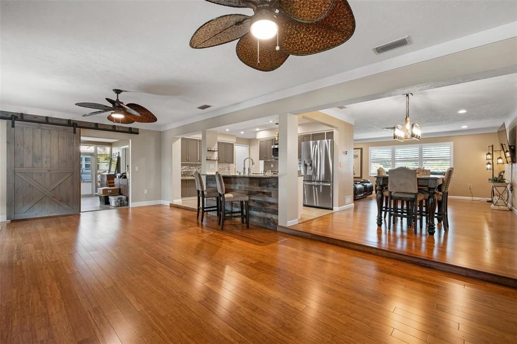 En Venta: $590,000 (2 camas, 2 baños, 1685 Pies cuadrados)