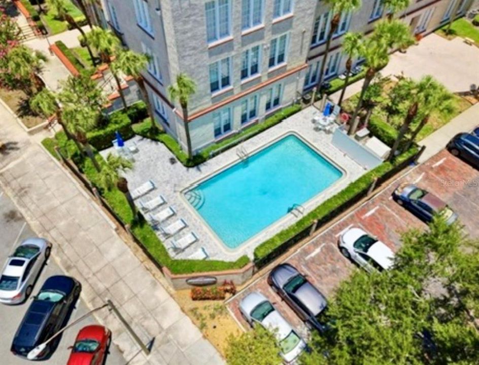 На продажу: $314,900 (2 спален, 2 ванн, 875 Квадратных фут)