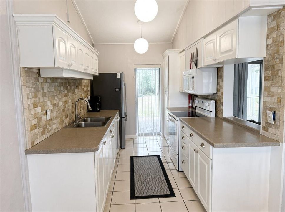 В аренду: $3,500 (3 спален, 2 ванн, 1474 Квадратных фут)