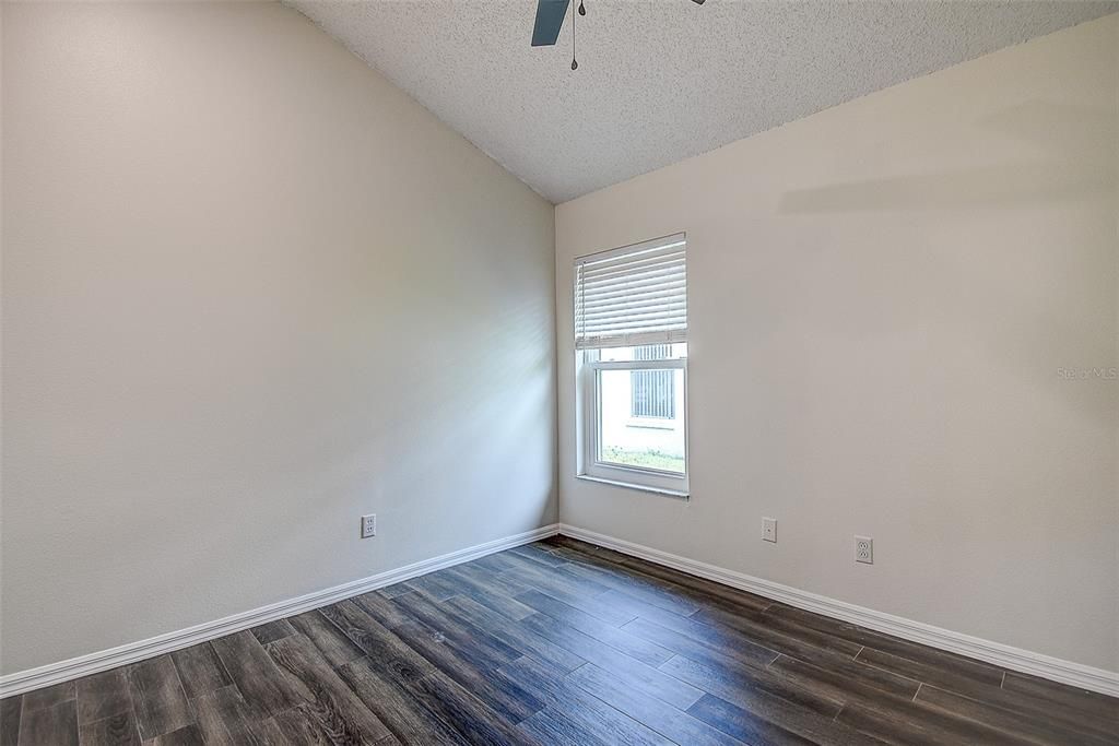For Sale: $389,000 (3 beds, 2 baths, 1553 Square Feet)