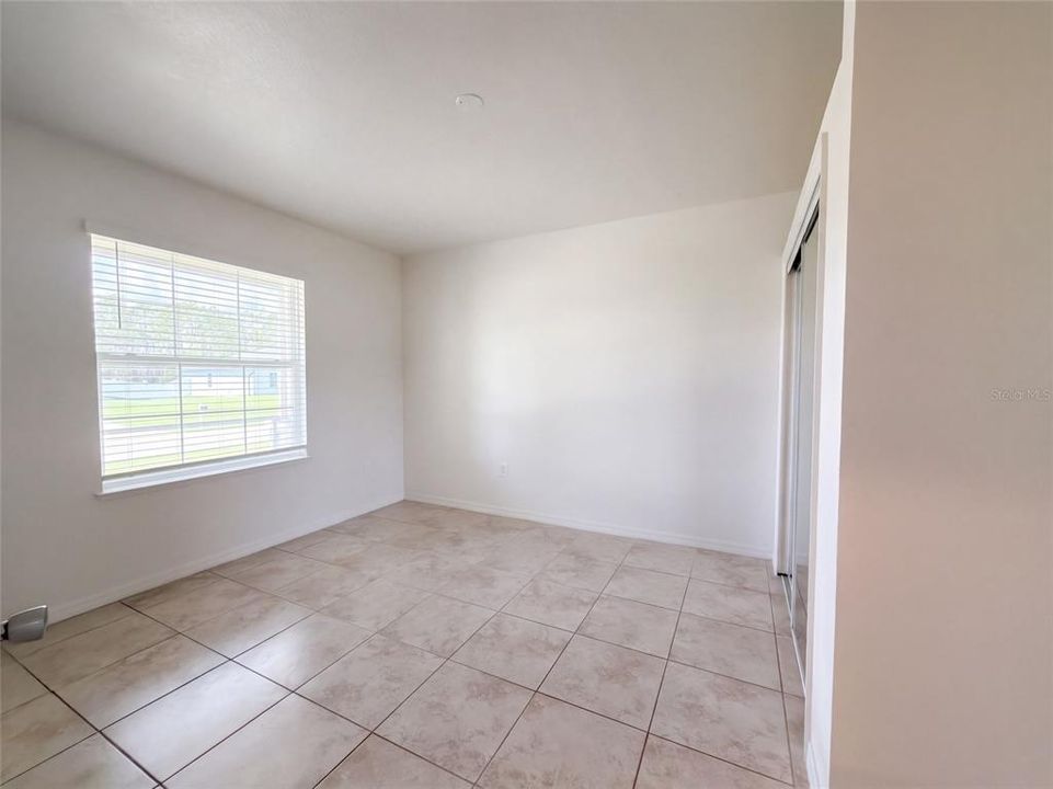 Activo con contrato: $328,000 (6 camas, 2 baños, 2655 Pies cuadrados)