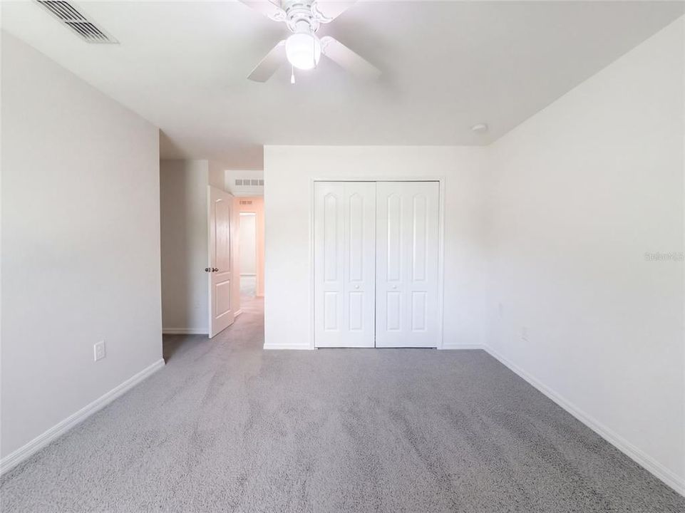 Activo con contrato: $328,000 (6 camas, 2 baños, 2655 Pies cuadrados)