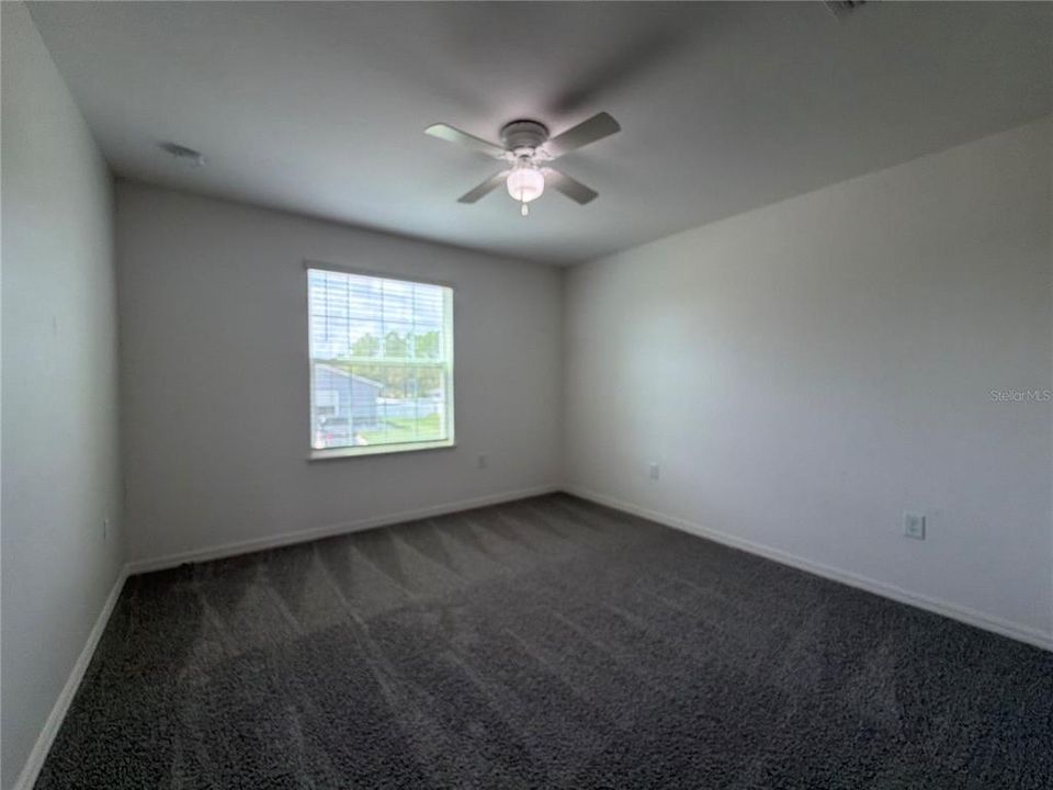 Activo con contrato: $328,000 (6 camas, 2 baños, 2655 Pies cuadrados)