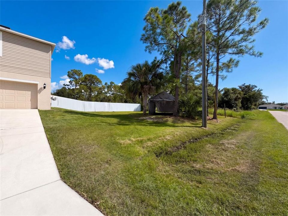Activo con contrato: $328,000 (6 camas, 2 baños, 2655 Pies cuadrados)