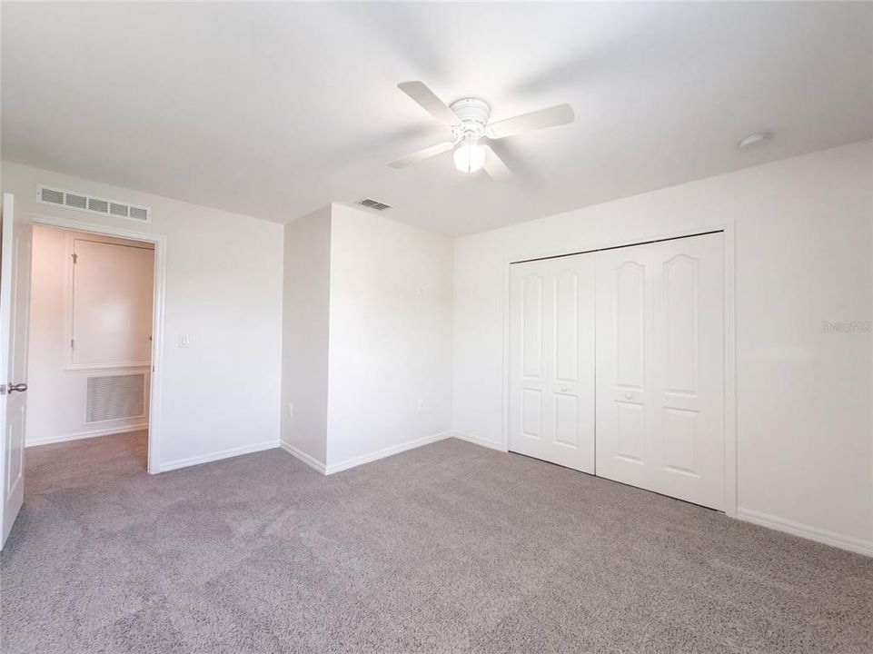 Activo con contrato: $328,000 (6 camas, 2 baños, 2655 Pies cuadrados)