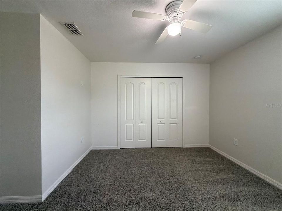 Activo con contrato: $328,000 (6 camas, 2 baños, 2655 Pies cuadrados)