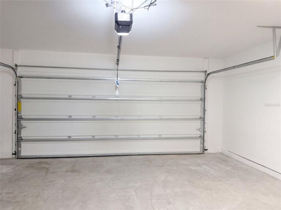 Activo con contrato: $328,000 (6 camas, 2 baños, 2655 Pies cuadrados)