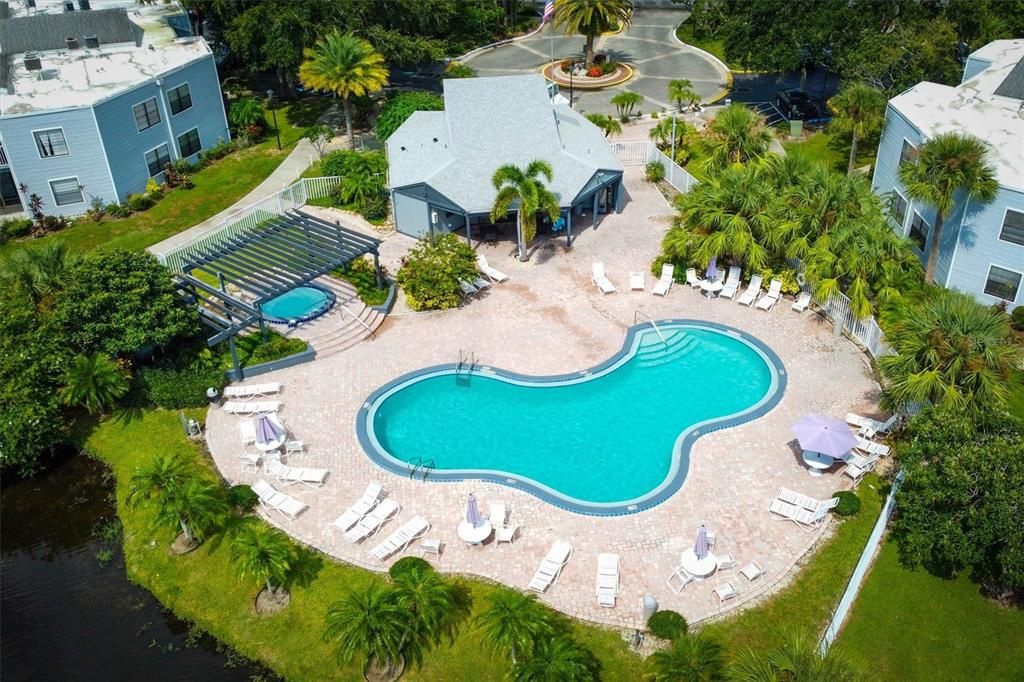 На продажу: $175,000 (2 спален, 2 ванн, 820 Квадратных фут)