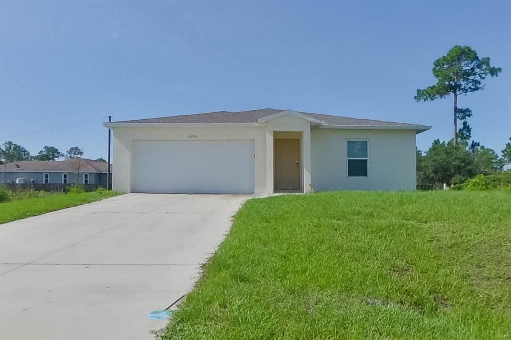 For Rent: $2,075 (4 beds, 2 baths, 1650 Square Feet)