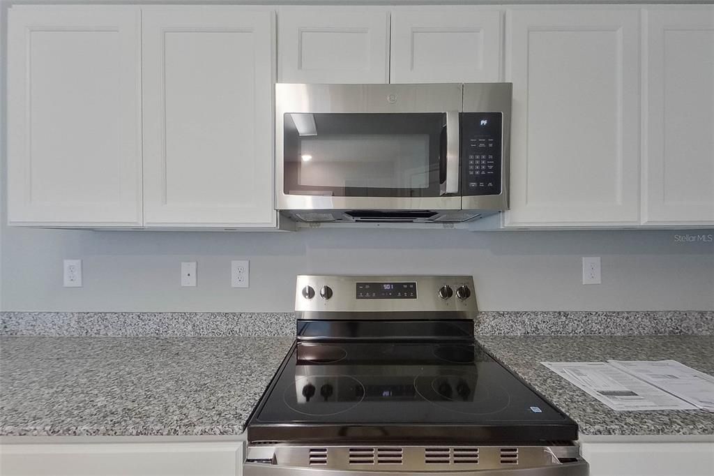 For Rent: $2,075 (4 beds, 2 baths, 1650 Square Feet)
