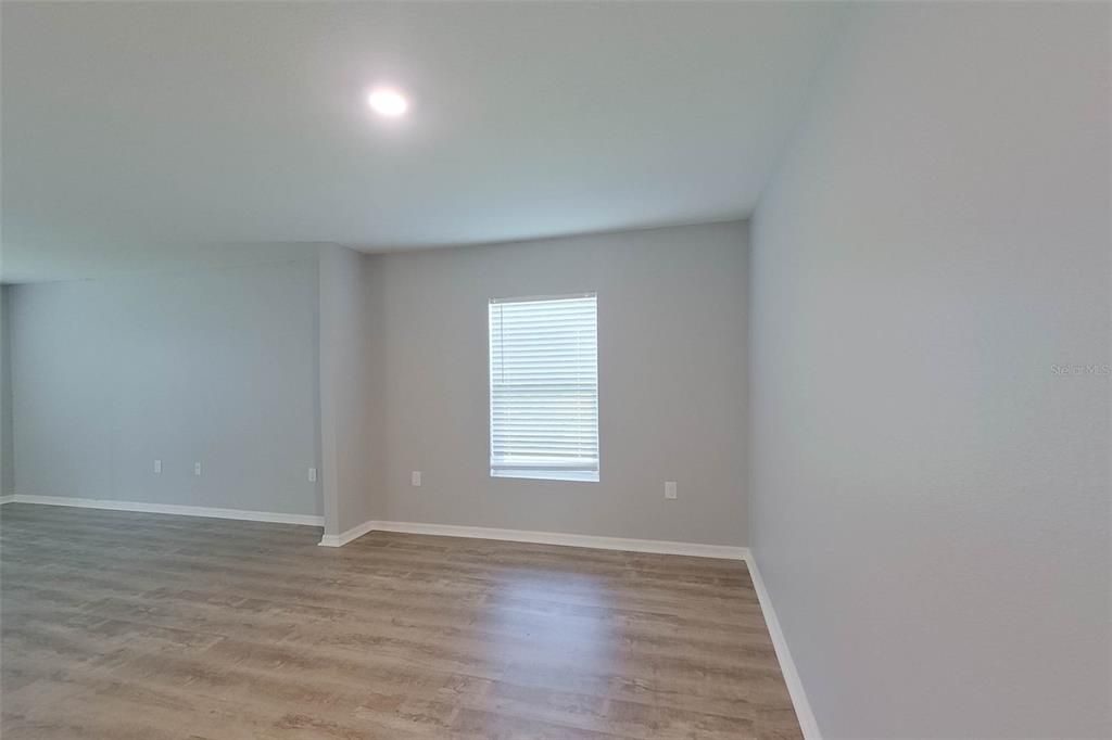 For Rent: $2,075 (4 beds, 2 baths, 1650 Square Feet)