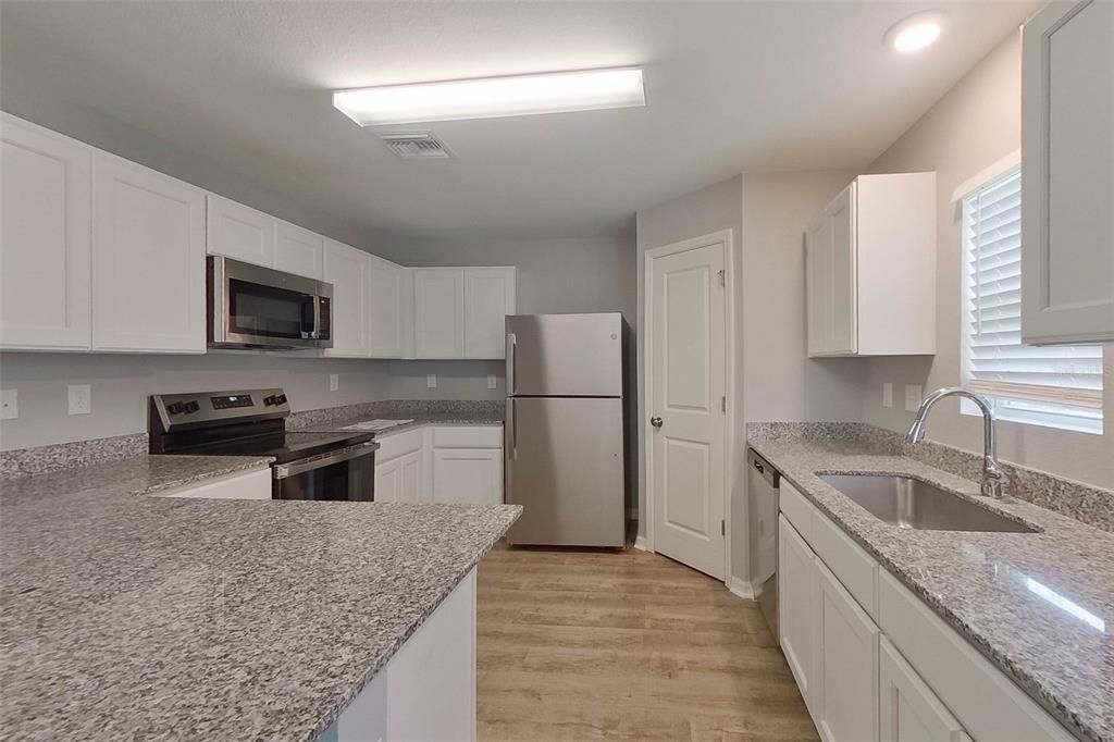 For Rent: $2,075 (4 beds, 2 baths, 1650 Square Feet)