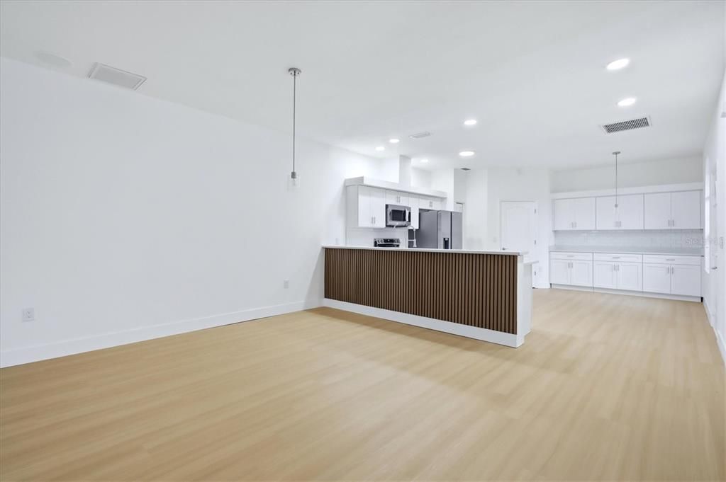На продажу: $339,000 (2 спален, 2 ванн, 1517 Квадратных фут)