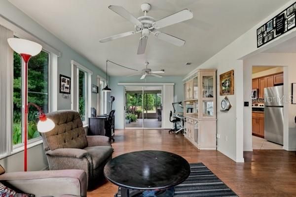 For Sale: $249,000 (2 beds, 2 baths, 1144 Square Feet)