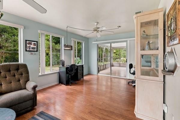 For Sale: $249,000 (2 beds, 2 baths, 1144 Square Feet)