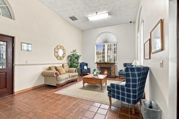 For Sale: $249,000 (2 beds, 2 baths, 1144 Square Feet)